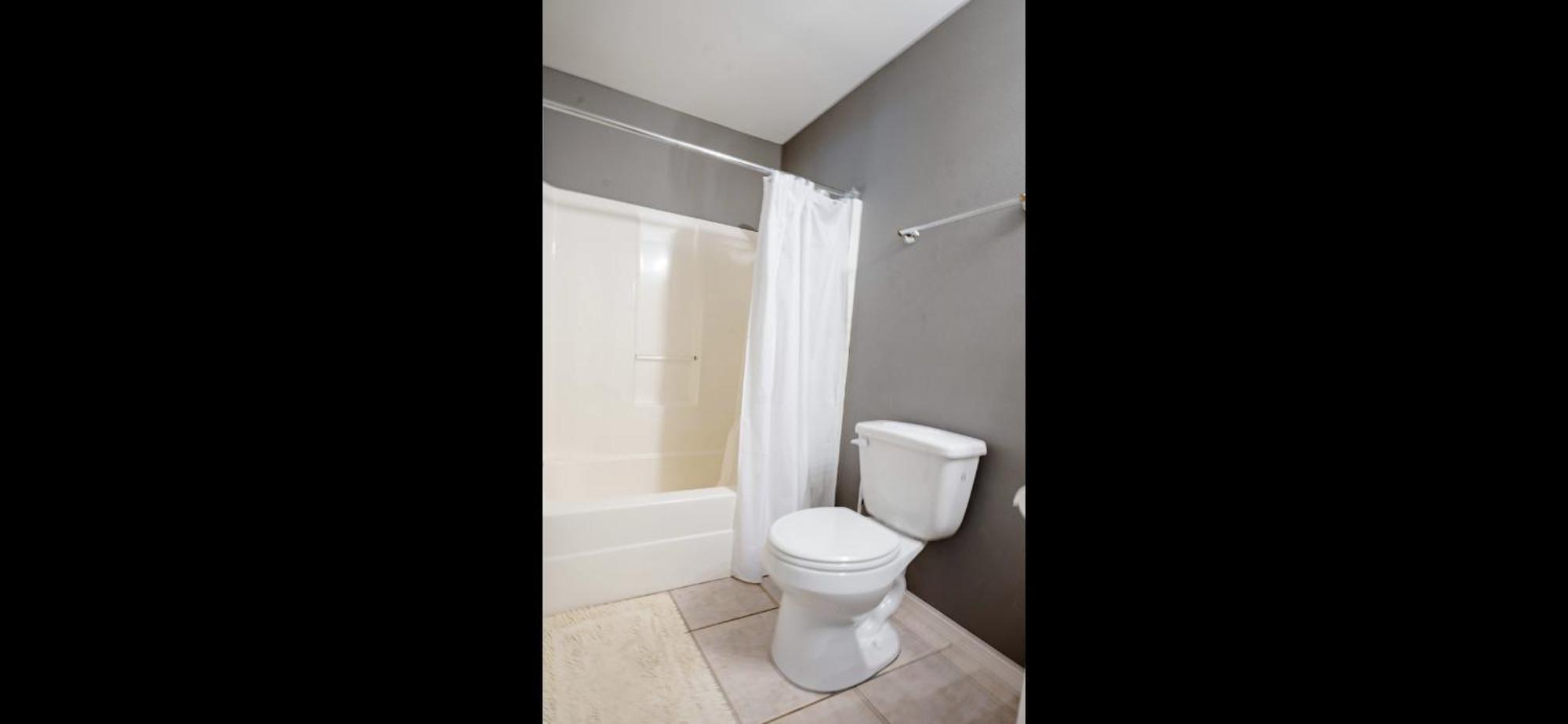 Family Friendly Home In Walking District, 5 Minutes From Beach غولف شورز المظهر الخارجي الصورة
